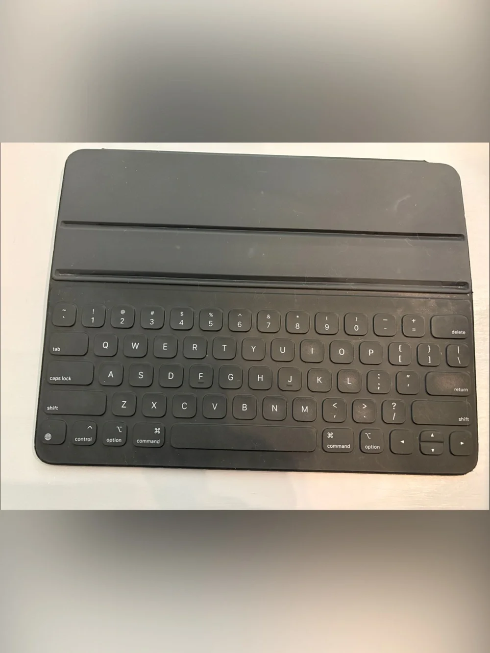 Apple Black Smart Folio Tablet Cover with keyboard